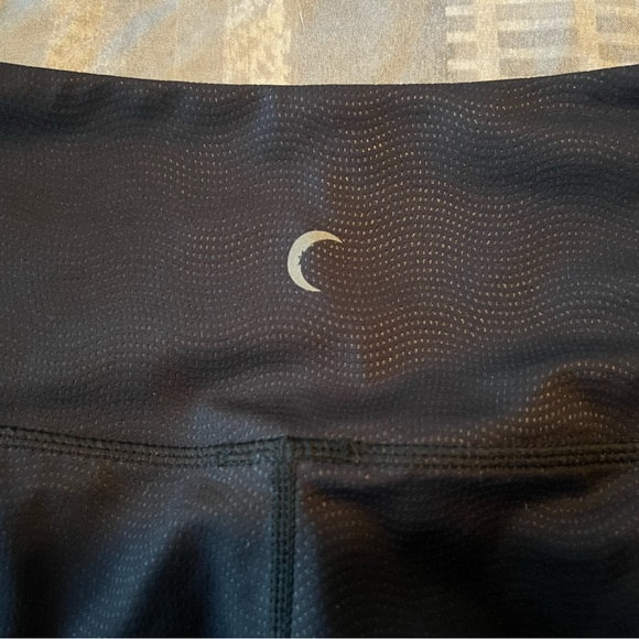 Zyia Black Vibrations 7/8 Leggings size 2 - Picture 4 of 5